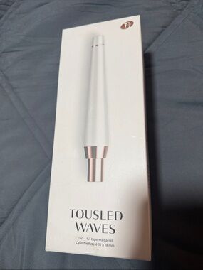 T3 Tousled Waves Styling Wand in White with Rose Gold Accents